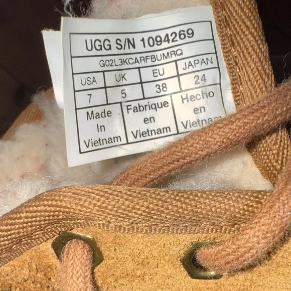 UGG Neumel Boots - Picture 8 of 8